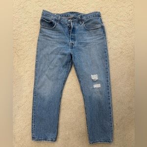 501® Distressed Crop Jeans
(Luxor Reconstruction)